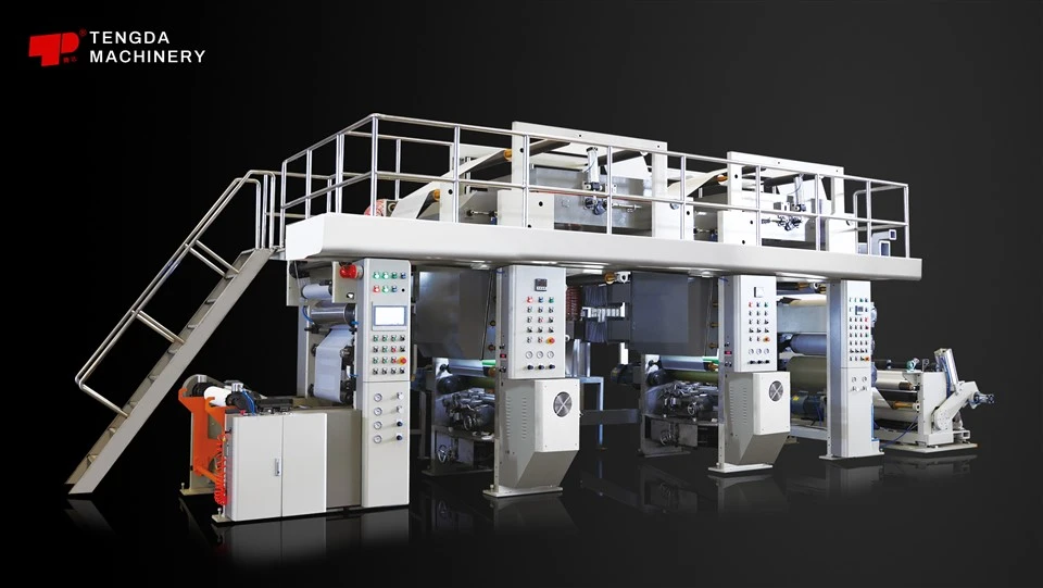 Máquina de estampagem e revestimento de papel de seda